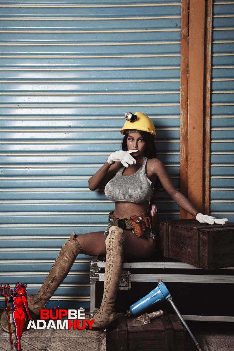 Búp bê IT Anna 155cm TPE pha silicon sống động chân thật