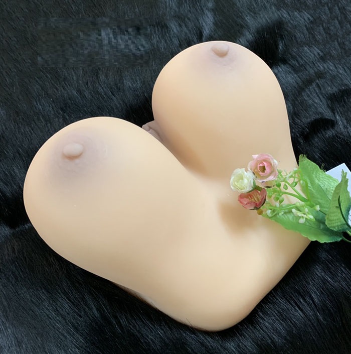 Âm đạo giả kèm ngực giả size lớn silicon mềm mại