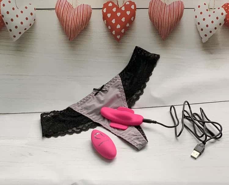 Trứng Rung Dán Quần Chíp Pretty Love Boat Massage Âm Vật Giải Tỏa Sinh Lý