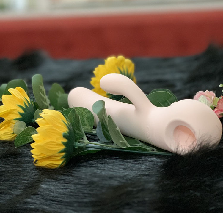 Máy rung điểm G Durex Dual Head Vibrator Loop silicone ABS